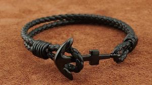 Мужские браслеты с якорем: особенности, как выбрать и носить