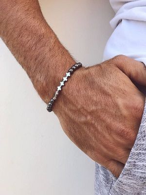 Мужские браслеты с крестами: особенности, как выбрать и носить