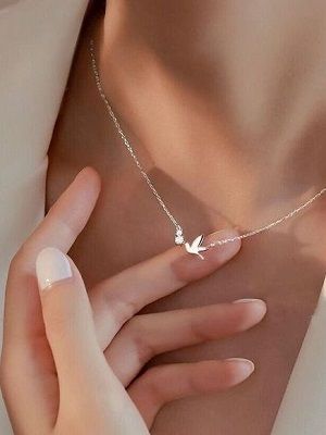 Украшения с голубем: какие бывают и что символизируют