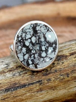 кольцо с магнезитом