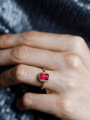 кольцо с гиацинтом