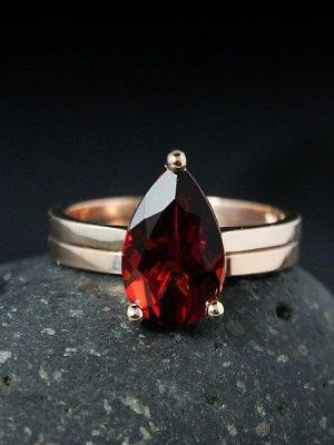 кольцо с гиацинтом