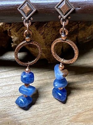 серьги с кианитом