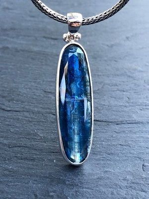 подвеска с кианитом