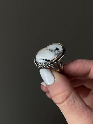 кольцо с магнезитом