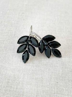 серьги с гагатом