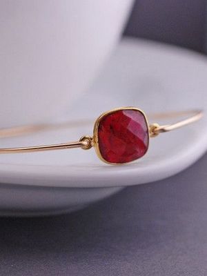 браслет с гиацинтом