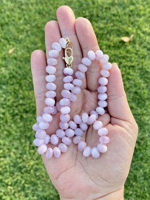 кунцит для девы