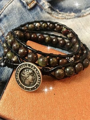 браслет с бусинами