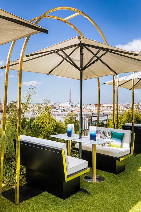 Кафе под открытым небом Messika с потрясающим видом на Париж – место, где можно пообедать, выпить и пообщаться с друзьями