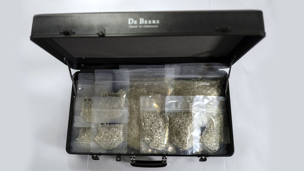 De Beers: Самые низкие продажи в этом году
