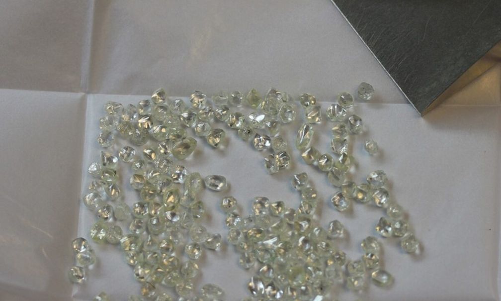 Рост доли крупных камней увеличивает выручку Diamcor