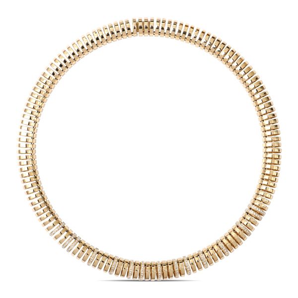 Колье Versus из 14-каратного желтого золота с бриллиантами Колье Versus из 14-каратного желтого золота с бриллиантами