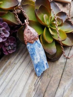 Кианит для Овна: совместимость, подходит или нет