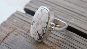 Кольца с магнезитом: как выбрать и с чем носить Кольца с магнезитом: как выбрать и с чем носить