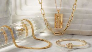 Бижутерия под золото: какая бывает, как выбрать и носить