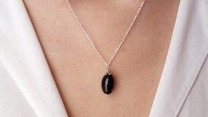 Гагат для Рака: совместимость, подходит или нет