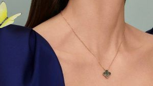 Украшения с клевером: значение, какие бывают и кому можно носить