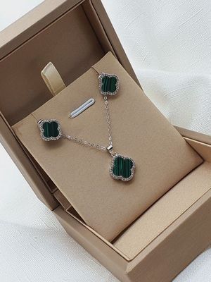 Украшения с клевером: значение, какие бывают и кому можно носить