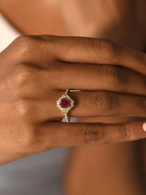 кольцо с гиацинтом