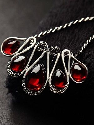 бусы с гиацинтом