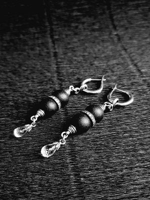 серьги с гагатом