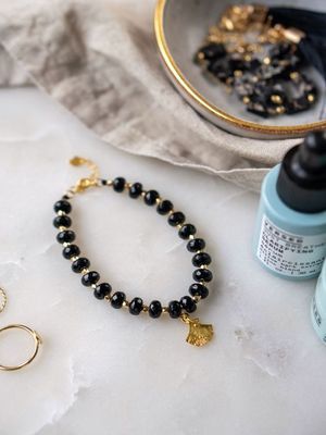 браслет с гагатом