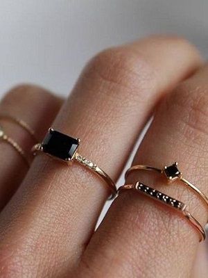 кольцо с гагатом