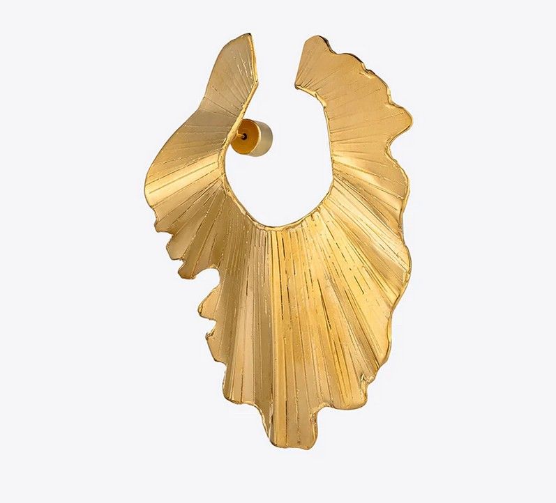 Серьга Palm Leaf от Christina Caruso из латуни с позолотой 14 карат Серьга Palm Leaf от Christina Caruso из латуни с позолотой 14 карат