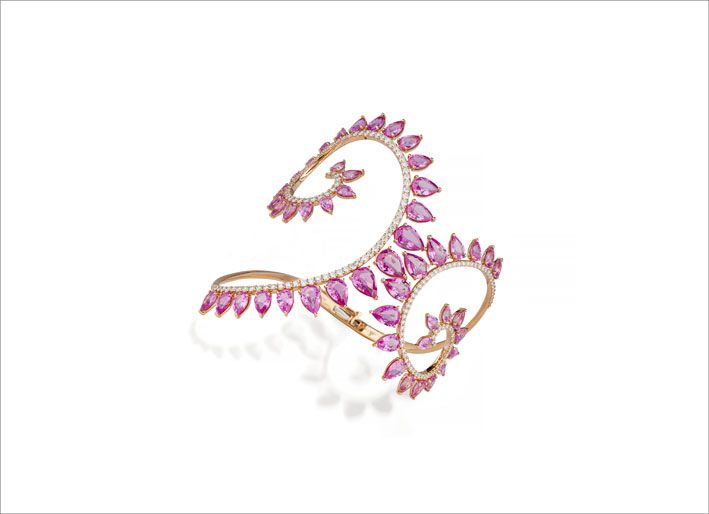 Браслет из розового золота и розовых сапфиров от Gismondi 175