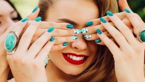 Какие кольца лучше выбирать к зеленому маникюру Какие кольца лучше выбирать к зеленому маникюру