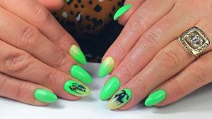 Какие кольца лучше выбирать к салатовому маникюру Какие кольца лучше выбирать к салатовому маникюру