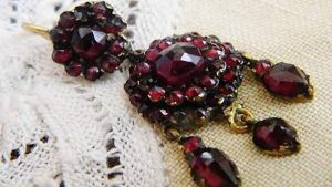 Пироп для Водолея: совместимость, подходит или нет