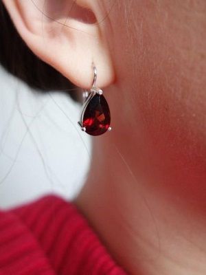 Пироп для Рыб: совместимость, подходит или нет