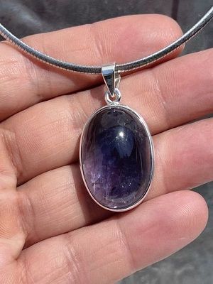 Подвески с иолитом: какие бывают, как выбрать и носить