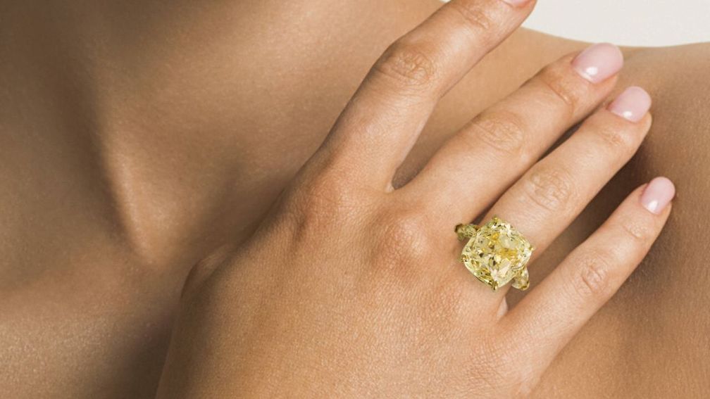24-каратный желтый бриллиант может стоить на аукционе $ 500 000