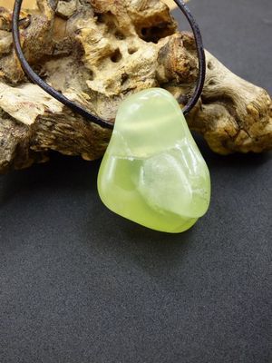 Гроссуляр для Весов: совместимость, подходит или нет