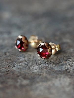 Пироп для Льва: совместимость, подходит или нет