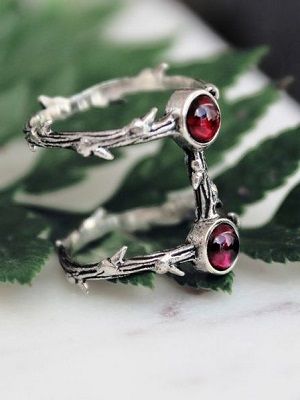 кольцо с пиропом