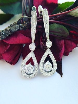 Серьги-капли с бриллиантами