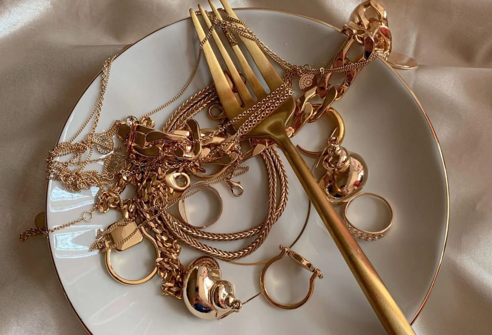 6 украшений в стиле унисекс, необходимых каждому гардеробу