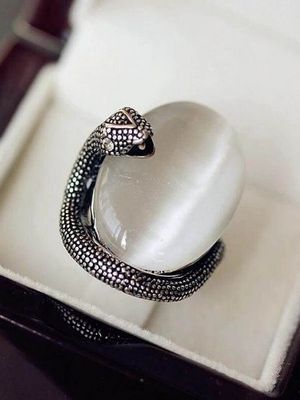 Кольцо с кошачьим глазом