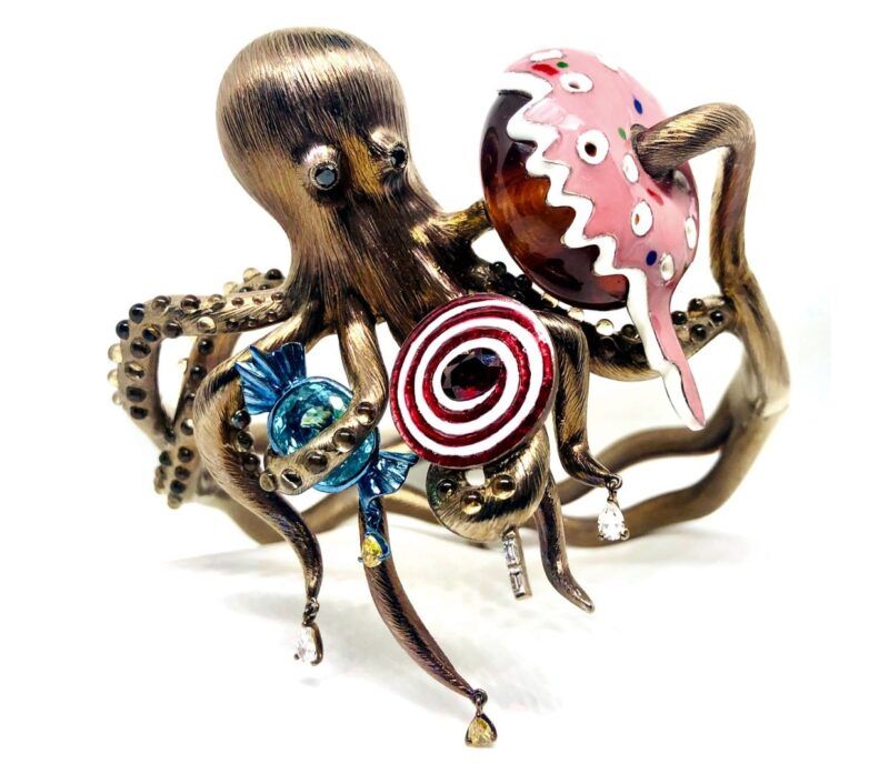 «Частица океана» из титана с янтарем, рубином, турмалином параиба и бриллиантами