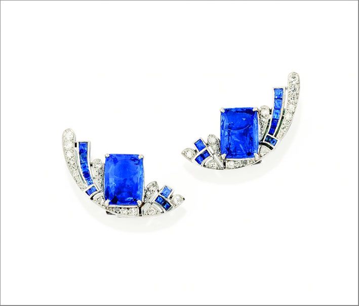 Серьги-клипсы с сапфирами и бриллиантами Серьги-клипсы с сапфирами и бриллиантами