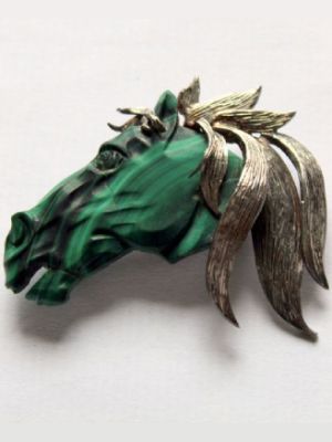 Броши с малахитом: какие бывают, как выбрать и носить