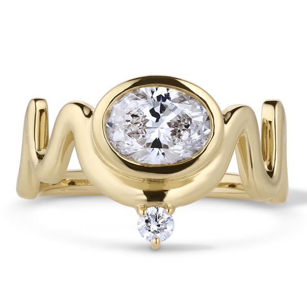 Обручальное кольцо Echo из желтого золота 14 карат с овальным и круглым бриллиантами Обручальное кольцо Echo из желтого золота 14 карат с овальным и круглым бриллиантами