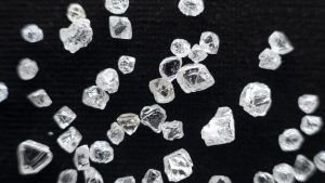 De Beers приостанавливает онлайн-аукционы в связи с падением продаж