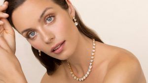 Свадебный дебют бренда Larkspur & Hawk сочетает в себе новизну и сентиментальность