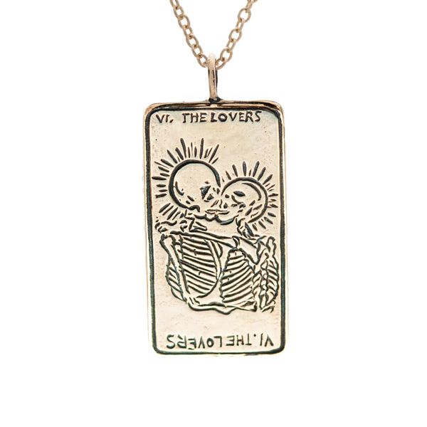 Лучшие драгоценности с картами Таро, отражающие дух Хэллоуина