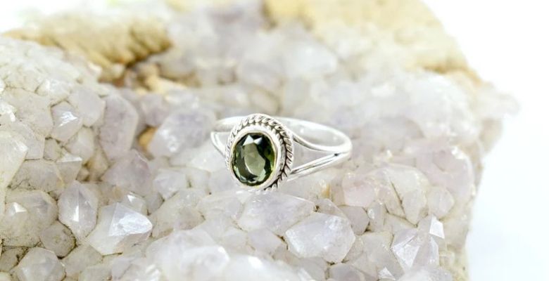 Кольца с молдавитом